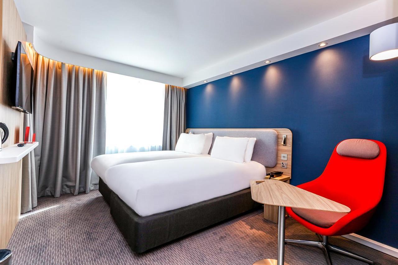 Holiday Inn Express - Exeter - City Centre By Ihg Bagian luar foto