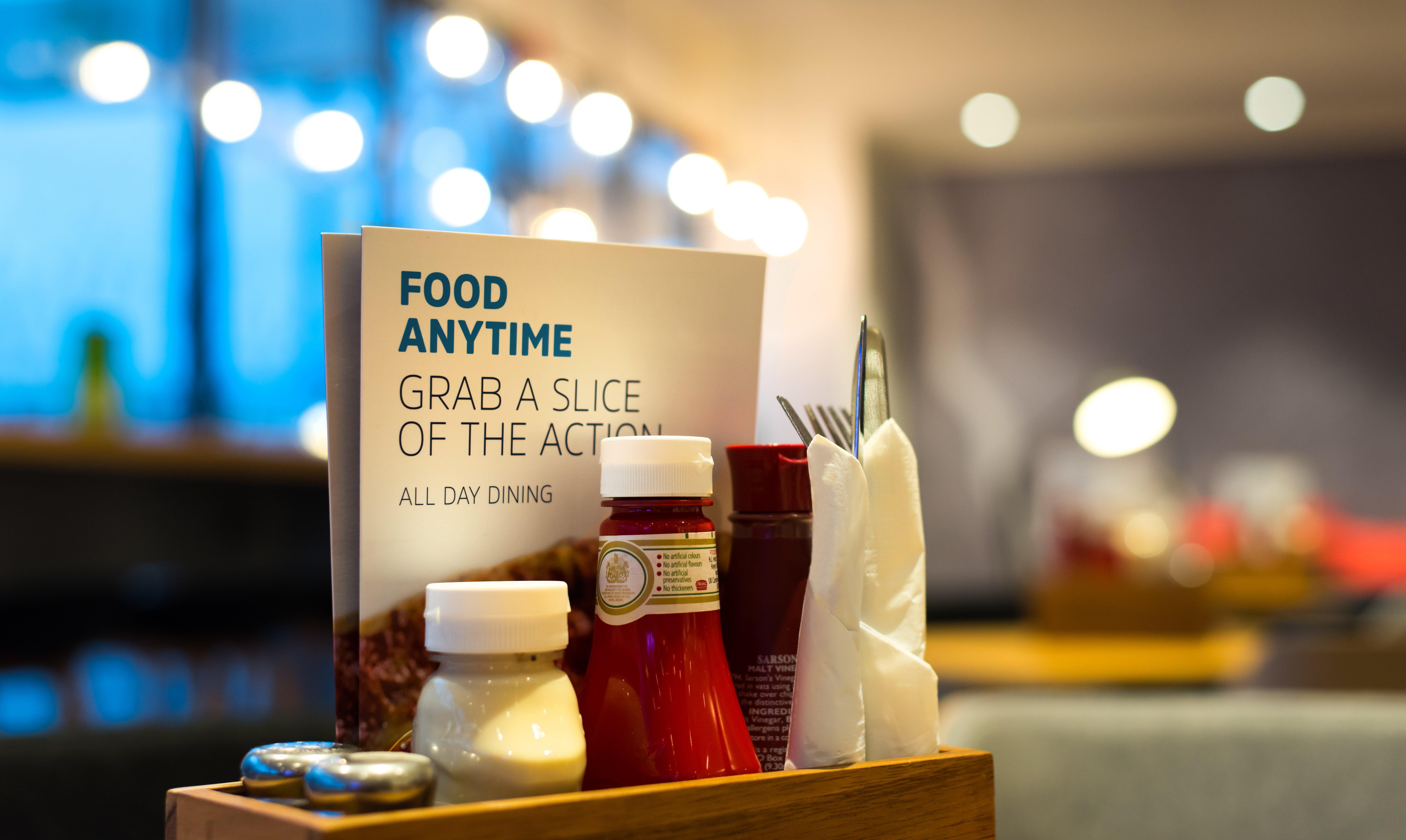 Holiday Inn Express - Exeter - City Centre By Ihg Bagian luar foto
