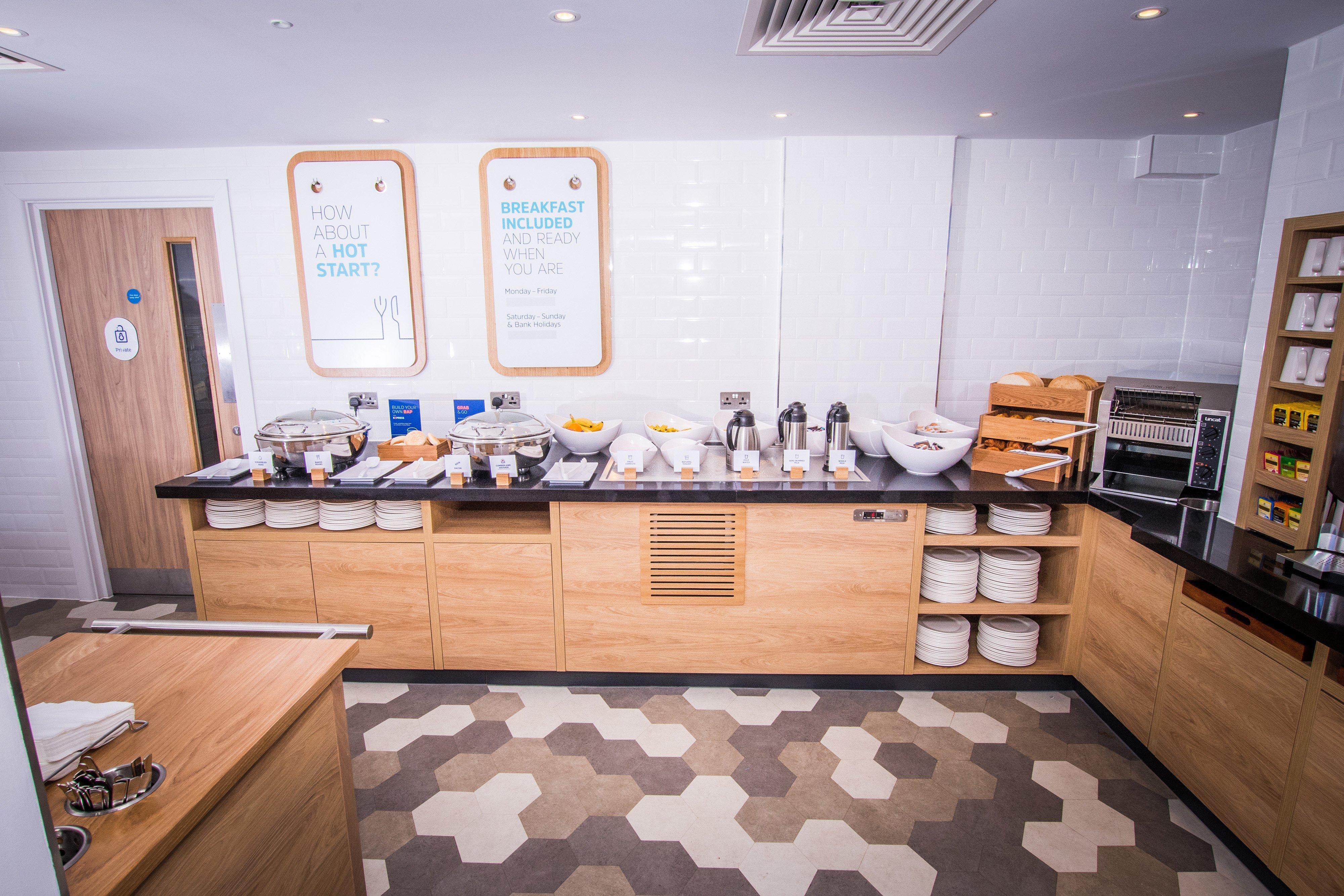 Holiday Inn Express - Exeter - City Centre By Ihg Bagian luar foto